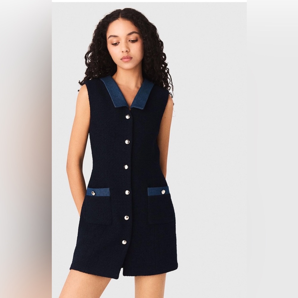 Sleeveless Navy Button-Front Dress with Contrast Collar